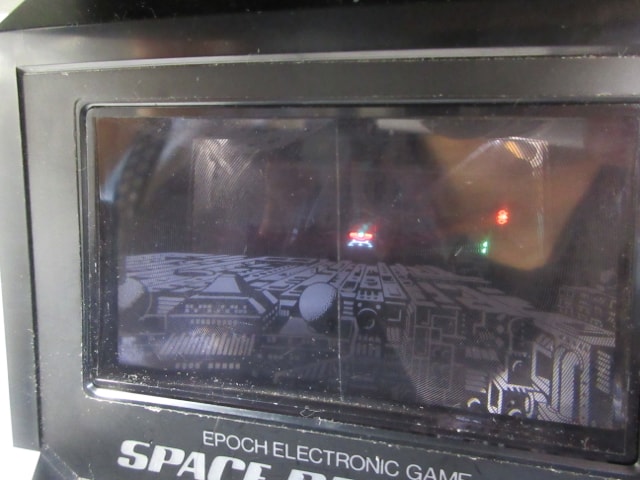 エポック社から1982年に発売された「スペースディフェンダー」レトロゲーム