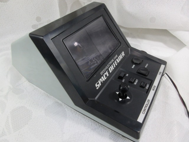 エポック社から1982年に発売された「スペースディフェンダー」レトロゲーム